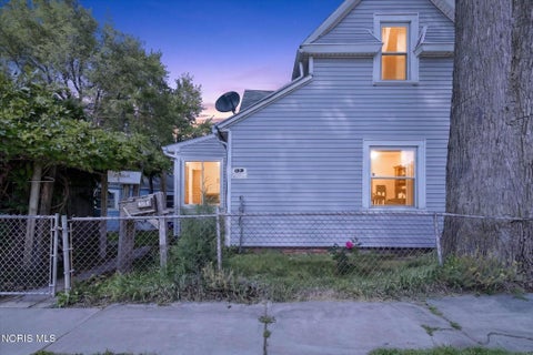 Photo of 705 Leonard Street, Toledo, OH 43605 (MLS # 10007871)