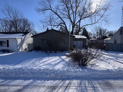 Photo of 6028 Bayshore Road, Oregon, OH 43616 (MLS # 10003531)
