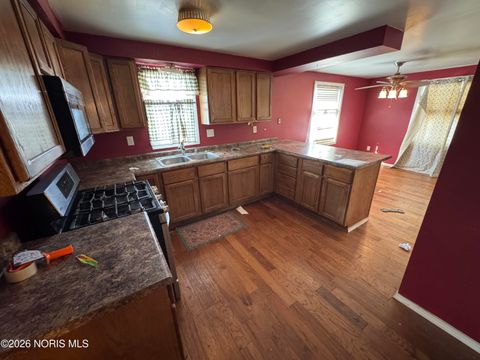 Tiny photo for 6028 Bayshore Road, Oregon, OH 43616 (MLS # 10003531)