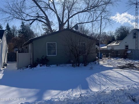 Tiny photo for 6028 Bayshore Road, Oregon, OH 43616 (MLS # 10003531)