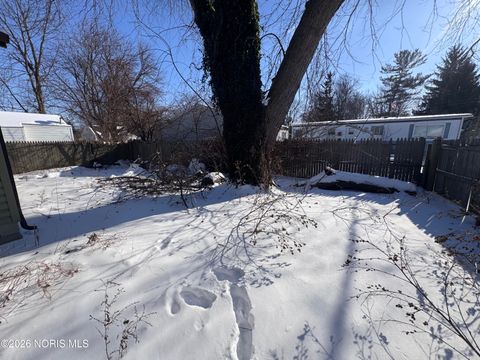 Tiny photo for 6028 Bayshore Road, Oregon, OH 43616 (MLS # 10003531)