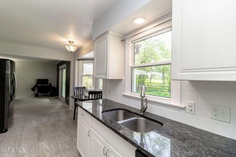 Tiny photo for 2104 Eastgate Road, Toledo, OH 43614 (MLS # 10006714)