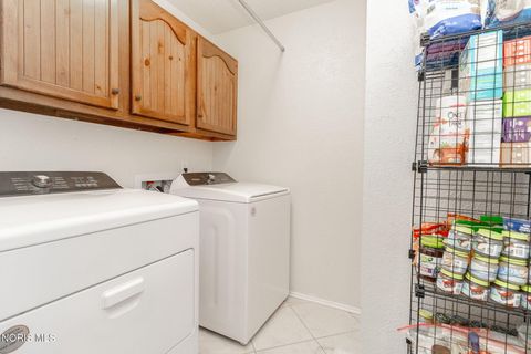 Tiny photo for 2104 Eastgate Road, Toledo, OH 43614 (MLS # 10006714)