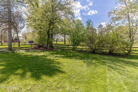 Tiny photo for 2104 Eastgate Road, Toledo, OH 43614 (MLS # 10006714)