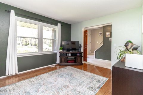 Tiny photo for 2104 Eastgate Road, Toledo, OH 43614 (MLS # 10006714)