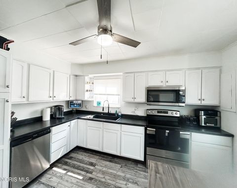 Tiny photo for 5427 Florita Drive, Toledo, OH 43615 (MLS # 10005745)