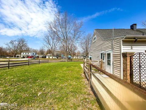 Tiny photo for 5427 Florita Drive, Toledo, OH 43615 (MLS # 10005745)