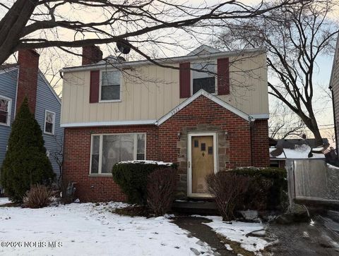 Photo of 3935 Grantley Road, Toledo, OH 43613 (MLS # 10002784)