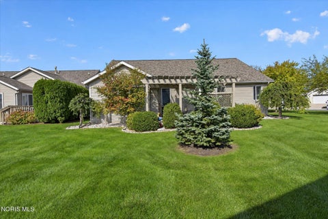 Tiny photo for 4240 E Crystal Ridge Drive, Maumee, OH 43537 (MLS # 10014561)