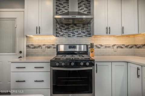 Tiny photo for 1524 Red Bud Drive, Northwood, OH 43619 (MLS # 10002891)