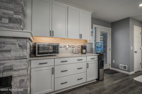 Tiny photo for 1524 Red Bud Drive, Northwood, OH 43619 (MLS # 10002891)