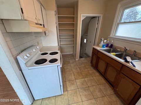 Tiny photo for 517 Shasta Drive, Toledo, OH 43609 (MLS # 10002437)