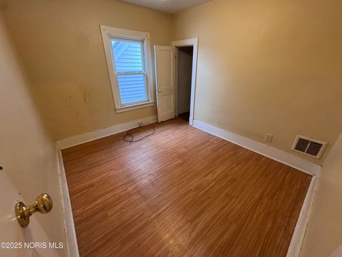 Tiny photo for 517 Shasta Drive, Toledo, OH 43609 (MLS # 10002437)