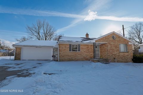 Photo of 5239 Mc Gregor Lane, Sylvania, OH 43560 (MLS # 10003751)