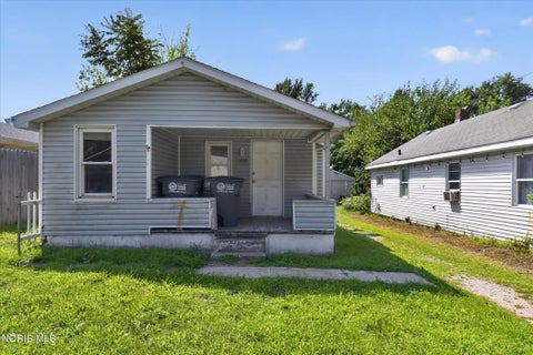 Tiny photo for 2433 Paradise Avenue, Toledo, OH 43613 (MLS # 10012159)