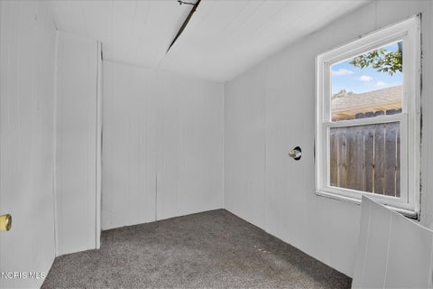 Tiny photo for 2433 Paradise Avenue, Toledo, OH 43613 (MLS # 10012159)