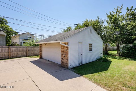 Tiny photo for 3278 Escott Avenue, Toledo, OH 43614 (MLS # 10013085)