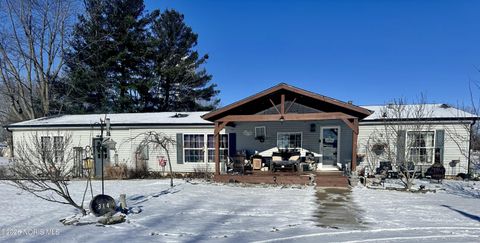 Photo of 314 E Canal Street, Antwerp, OH 45813 (MLS # 10003146)