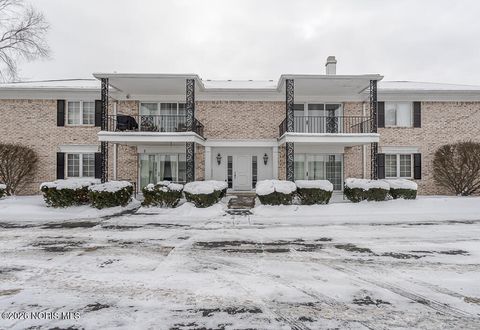 Tiny photo for 6562 Woodhall Drive #Apt 4, Sylvania, OH 43560 (MLS # 10007266)