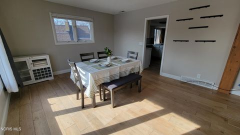 Tiny photo for 6562 Woodhall Drive #Apt 4, Sylvania, OH 43560 (MLS # 10007266)