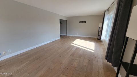 Tiny photo for 6562 Woodhall Drive #Apt 4, Sylvania, OH 43560 (MLS # 10007266)