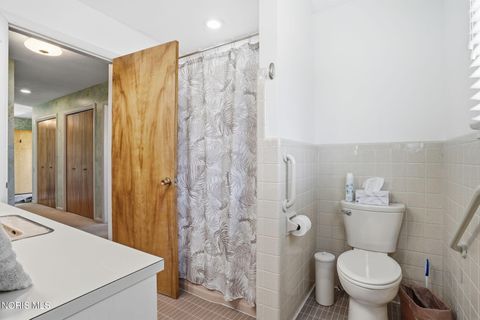 Tiny photo for 411 Orchard Lane, Findlay, OH 45840 (MLS # 10006121)