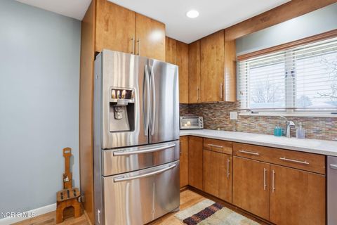 Tiny photo for 411 Orchard Lane, Findlay, OH 45840 (MLS # 10006121)