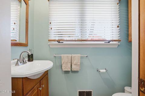 Tiny photo for 411 Orchard Lane, Findlay, OH 45840 (MLS # 10006121)