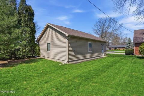 Tiny photo for 411 Orchard Lane, Findlay, OH 45840 (MLS # 10006121)
