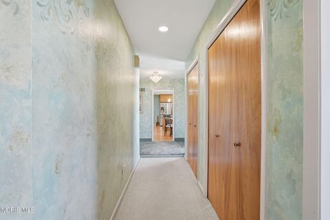 Tiny photo for 411 Orchard Lane, Findlay, OH 45840 (MLS # 10006121)