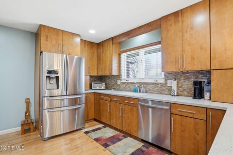 Tiny photo for 411 Orchard Lane, Findlay, OH 45840 (MLS # 10006121)