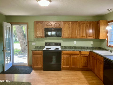 Tiny photo for 1737 Birdie Drive, Toledo, OH 43615 (MLS # 10013388)