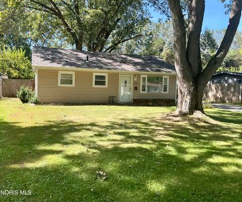 Tiny photo for 1737 Birdie Drive, Toledo, OH 43615 (MLS # 10013388)