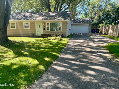 Tiny photo for 1737 Birdie Drive, Toledo, OH 43615 (MLS # 10013388)