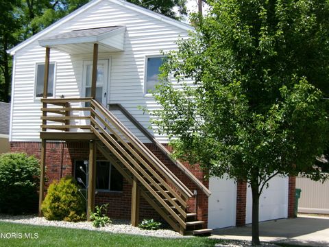 Tiny photo for 802 Highland Drive, Rossford, OH 43460 (MLS # 10009399)