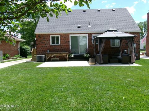 Tiny photo for 802 Highland Drive, Rossford, OH 43460 (MLS # 10009399)