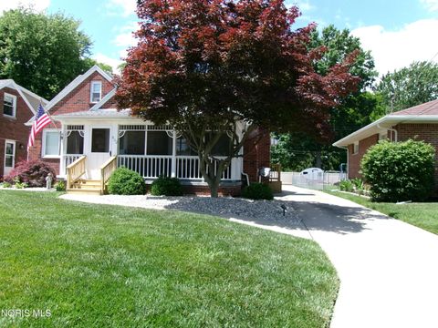 Tiny photo for 802 Highland Drive, Rossford, OH 43460 (MLS # 10009399)
