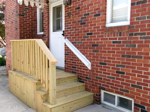 Tiny photo for 802 Highland Drive, Rossford, OH 43460 (MLS # 10009399)