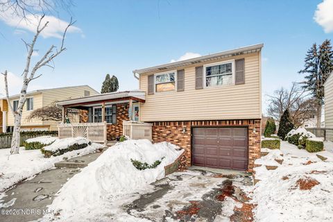 Tiny photo for 1945 Grimes Golden Drive, Toledo, OH 43611 (MLS # 10004015)