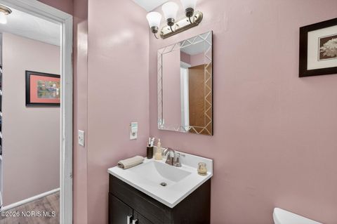 Tiny photo for 1945 Grimes Golden Drive, Toledo, OH 43611 (MLS # 10004015)