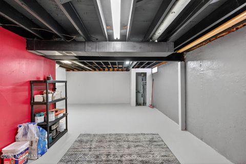 Tiny photo for 1945 Grimes Golden Drive, Toledo, OH 43611 (MLS # 10004015)