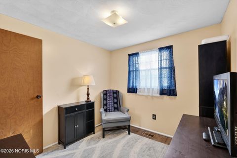 Tiny photo for 1945 Grimes Golden Drive, Toledo, OH 43611 (MLS # 10004015)