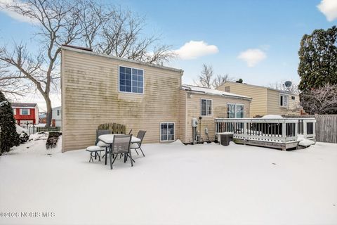 Tiny photo for 1945 Grimes Golden Drive, Toledo, OH 43611 (MLS # 10004015)