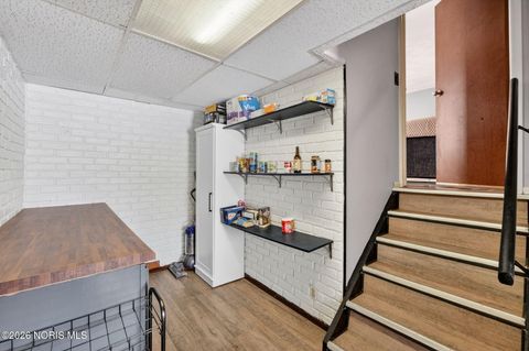 Tiny photo for 1945 Grimes Golden Drive, Toledo, OH 43611 (MLS # 10004015)