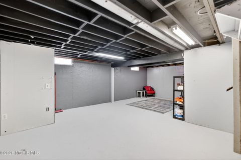 Tiny photo for 1945 Grimes Golden Drive, Toledo, OH 43611 (MLS # 10004015)