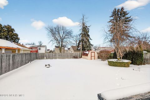 Tiny photo for 1945 Grimes Golden Drive, Toledo, OH 43611 (MLS # 10004015)