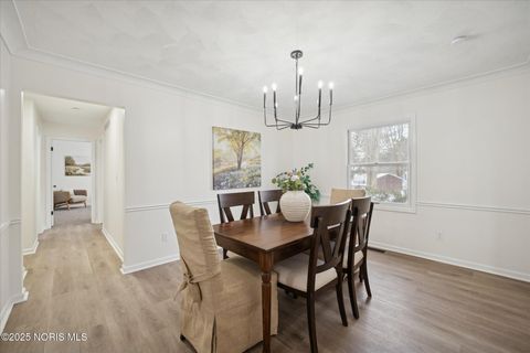 Tiny photo for 405 Normandie Boulevard, Bowling Green, OH 43402 (MLS # 10002099)