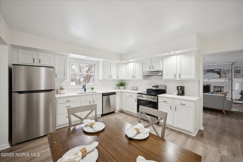 Tiny photo for 405 Normandie Boulevard, Bowling Green, OH 43402 (MLS # 10002099)