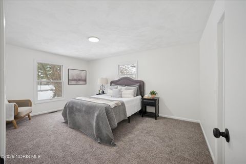 Tiny photo for 405 Normandie Boulevard, Bowling Green, OH 43402 (MLS # 10002099)