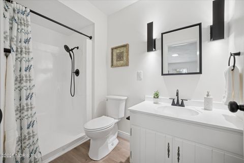 Tiny photo for 405 Normandie Boulevard, Bowling Green, OH 43402 (MLS # 10002099)